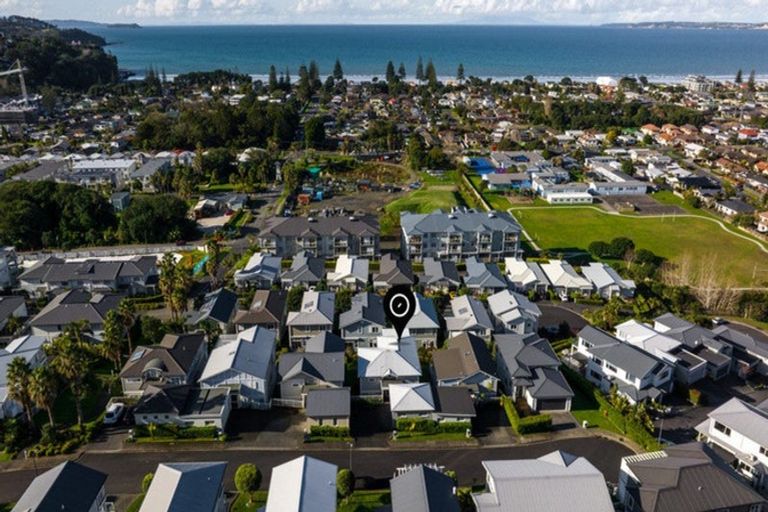 Photo of property in 18 Panorama Heights, Orewa, 0931