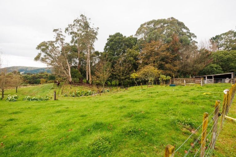 Photo of property in 399 Scotts Road, Linton, Palmerston North, 4472