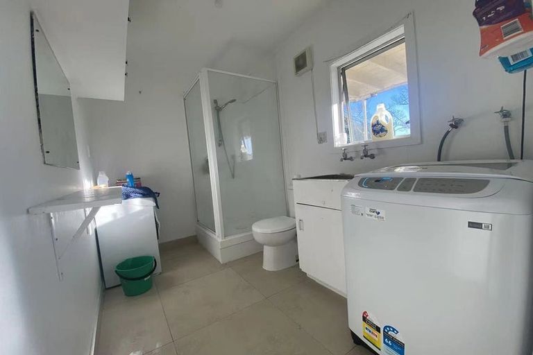 Photo of property in 11 Idyll Place, Northcross, Auckland, 0632