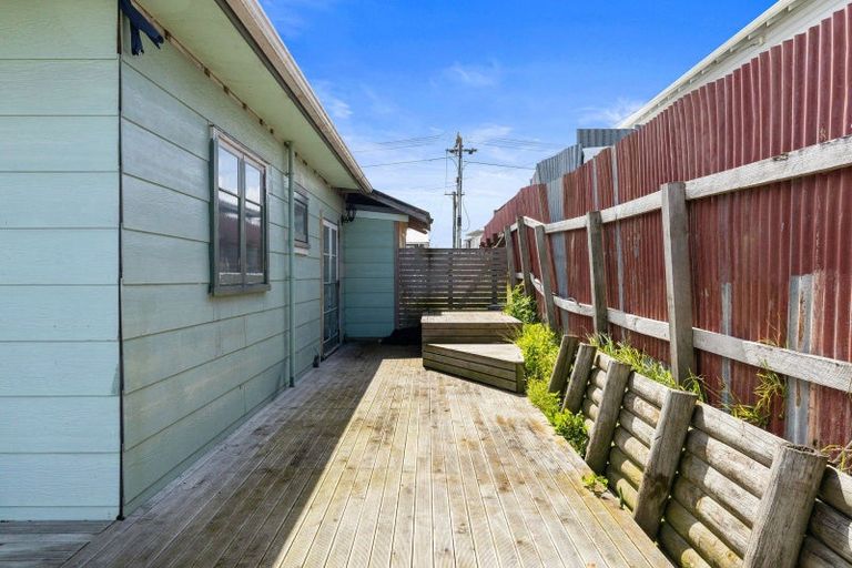 Photo of property in 28 Kowhai Street, Castlecliff, Whanganui, 4501