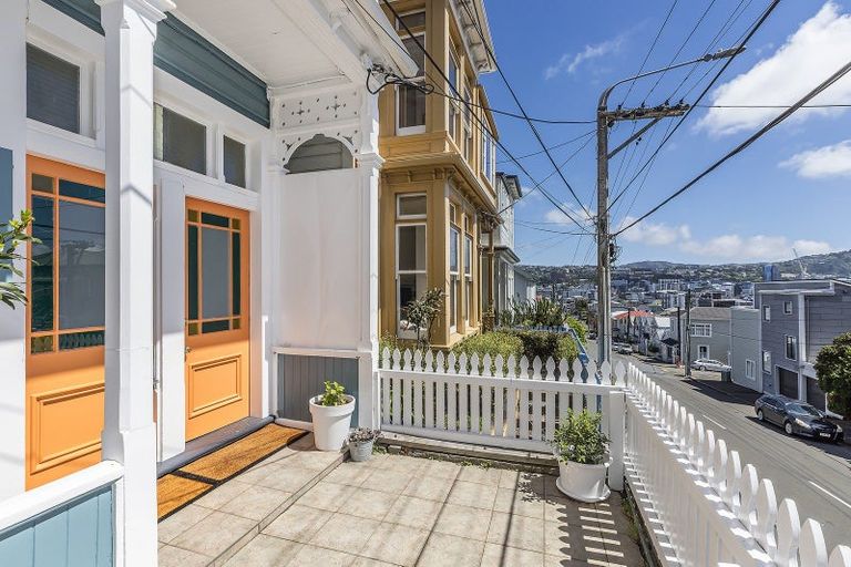 Photo of property in 96 Pirie Street, Mount Victoria, Wellington, 6011