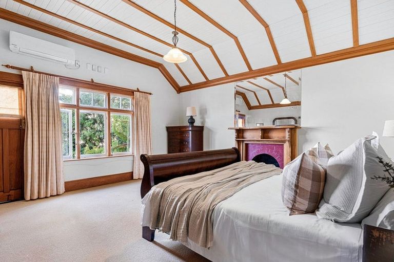 Photo of property in 16 Hukarere Road, Bluff Hill, Napier, 4110