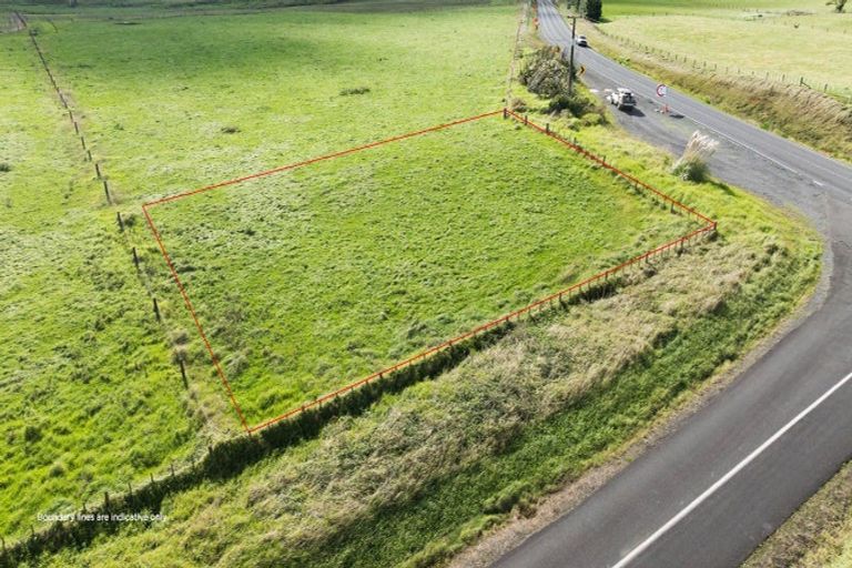 Photo of property in 8 Mcgowan Road, Karioitahi, Waiuku, 2683