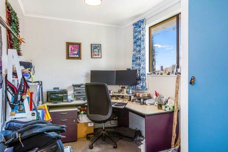 Photo of property in 34 Sievers Grove, Cannons Creek, Porirua, 5024