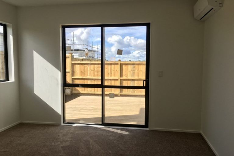 Photo of property in 6 Fjord Way, Karaka, Papakura, 2113