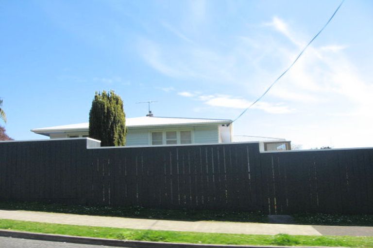 Photo of property in 44 Govett Avenue, Frankleigh Park, New Plymouth, 4310