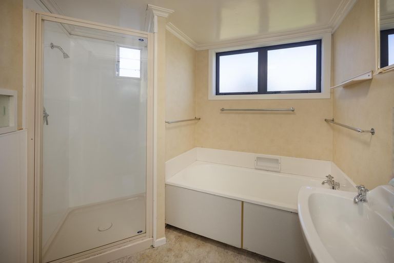 Photo of property in 124 Perth Street, Holmes Hill, Oamaru, 9401