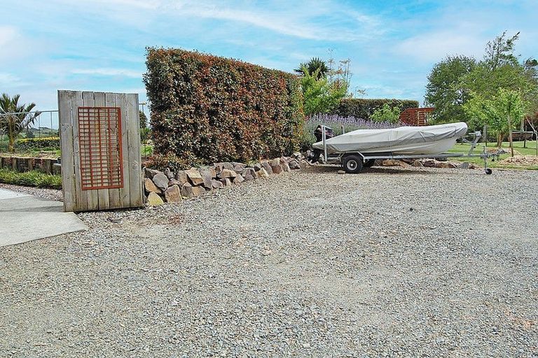 Photo of property in 1104 Oneriri Road, Kaiwaka, 0573