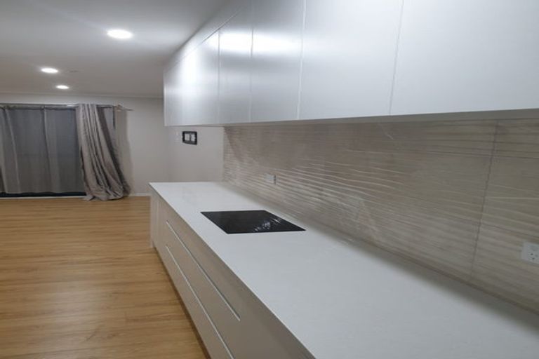 Photo of property in 32 Cooladawson Drive, Flat Bush, Auckland, 2019