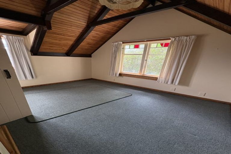 Photo of property in 11 Mcmanaway Grove, Stokes Valley, Lower Hutt, 5019