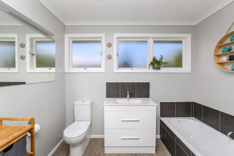 Photo of property in 60 Clawton Street, Westown, New Plymouth, 4310