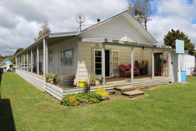 Photo of property in 617 State Highway 2, Pahiatua, 4910