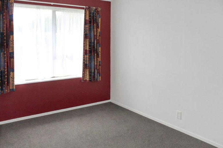 Photo of property in 37 Humphries Place, Awapuni, Palmerston North, 4412