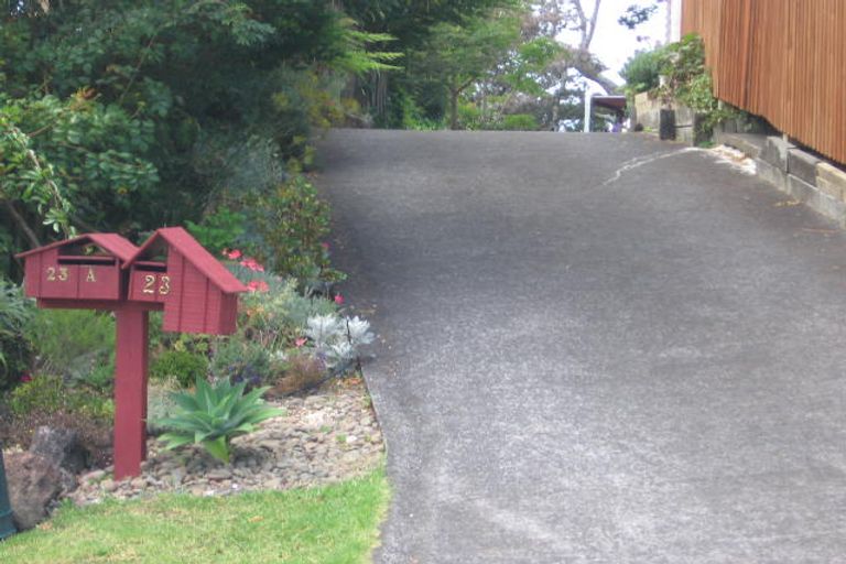 Photo of property in 1/23 Ludlow Terrace, Totara Vale, Auckland, 0627