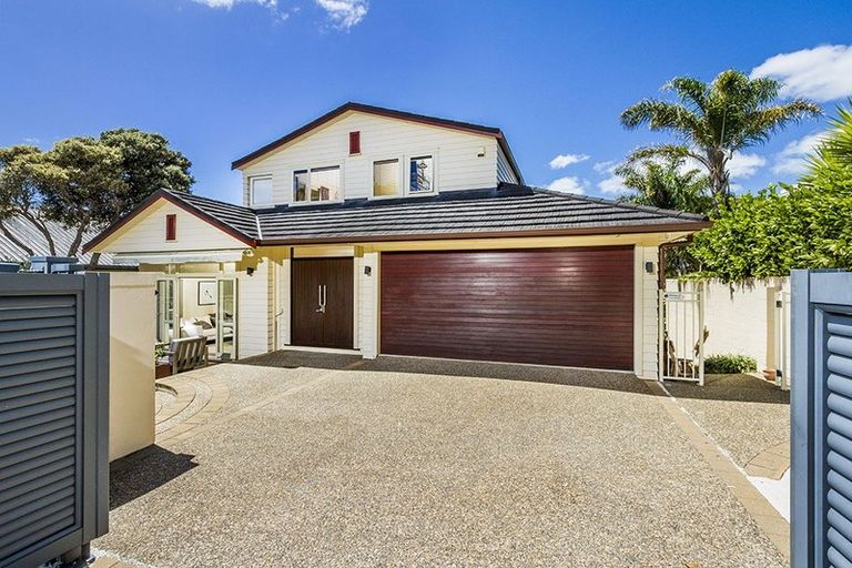 Photo of property in 25 Ocean View Road, Milford, Auckland, 0620