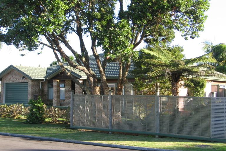 Photo of property in 4 Dan Tori Place, Orewa, 0931