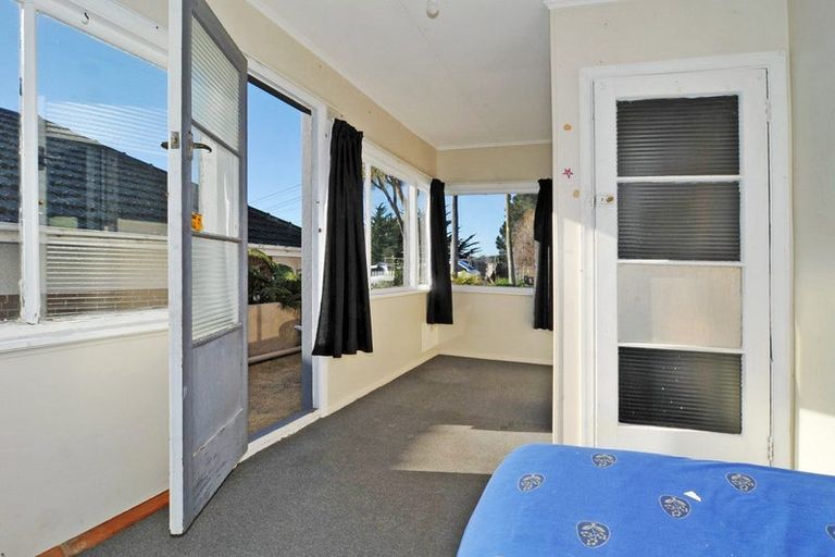 Photo of property in 11 Owen Street, Green Island, Dunedin, 9018