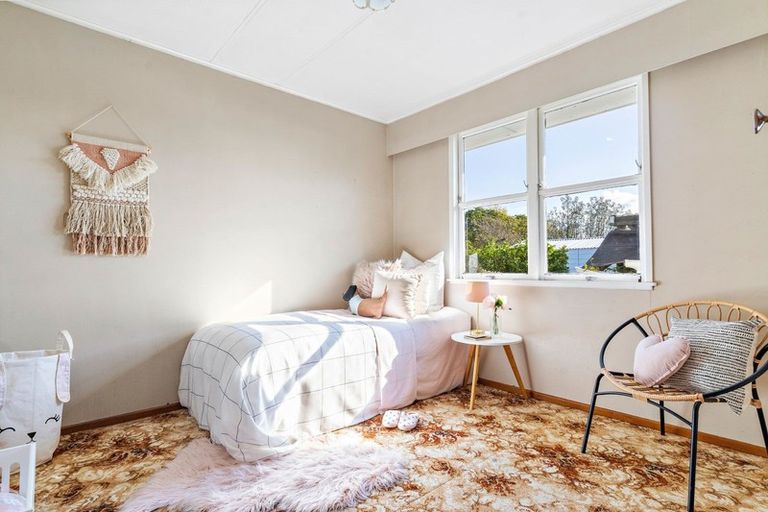 Photo of property in 6 Wakelin Street, Carterton, 5713