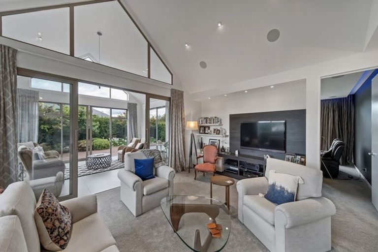 Photo of property in 2 Silver Peaks Drive, West Melton, 7618