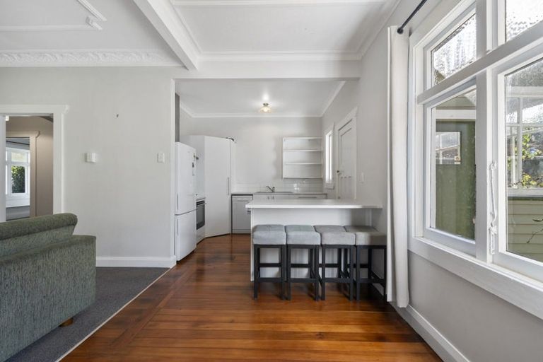 Photo of property in 11 Lyndhurst Street, Takaro, Palmerston North, 4412