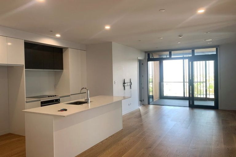 Photo of property in Frank Sargeson Apts, 508/74 Anzac Street, Takapuna, Auckland, 0622