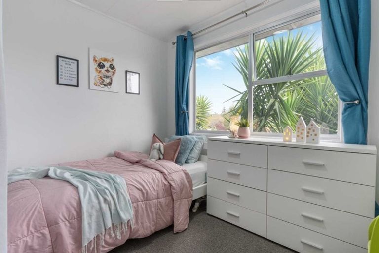 Photo of property in 62 Hellyers Street, Birkdale, Auckland, 0626