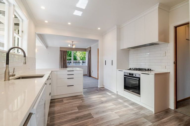 Photo of property in 5 Athlone Place, Hokowhitu, Palmerston North, 4410