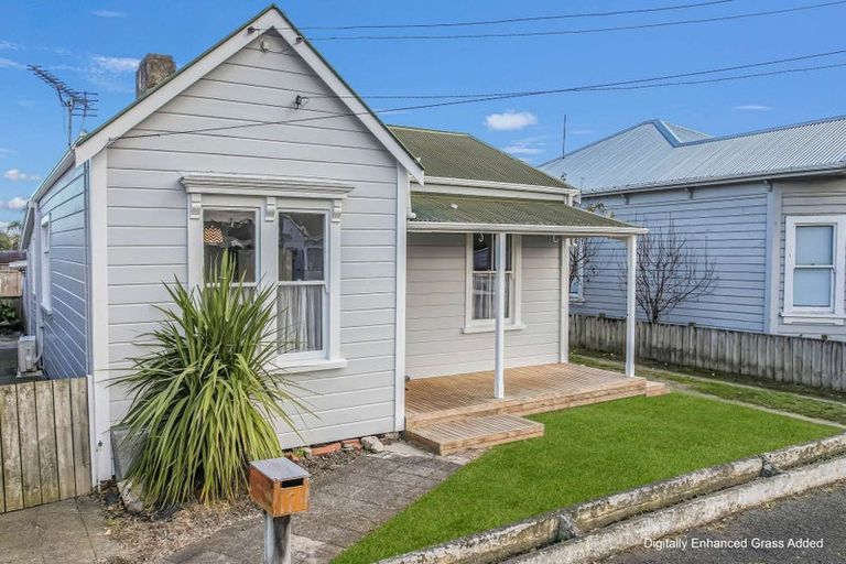 Photo of property in 5 Barrack Street, Whanganui, 4500