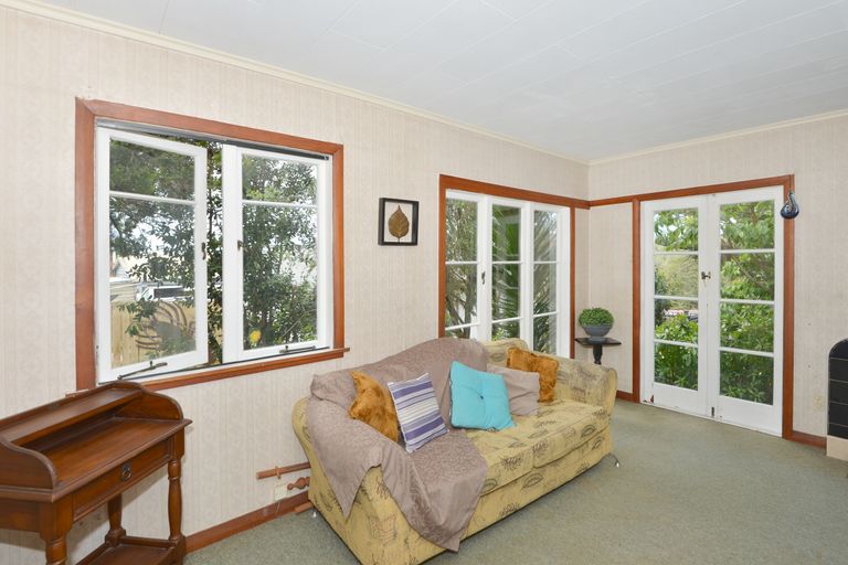 Photo of property in 135 King Street, Hikurangi, 0114