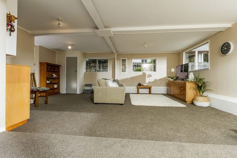 Photo of property in 215 Manuka Road, Bayview, Auckland, 0629