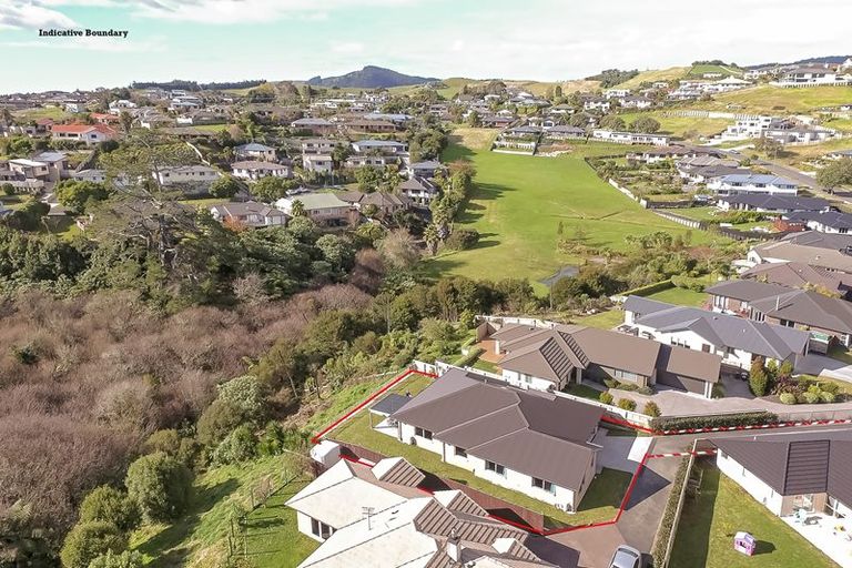 Photo of property in 162 Oteki Park Drive, Welcome Bay, Tauranga, 3112