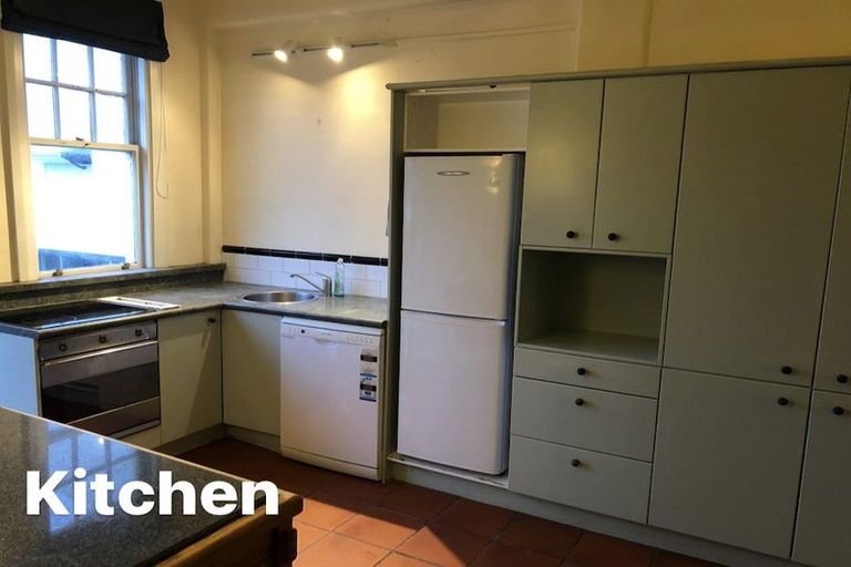 Photo of property in Chatsworth Flats, 5/23 Pirie Street, Mount Victoria, Wellington, 6011