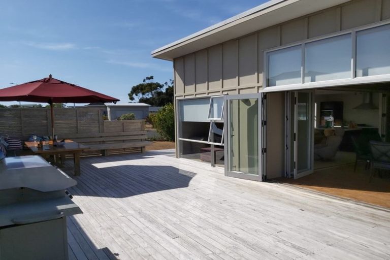 Photo of property in 12 Anchorage Road, Mangawhai Heads, Mangawhai, 0505