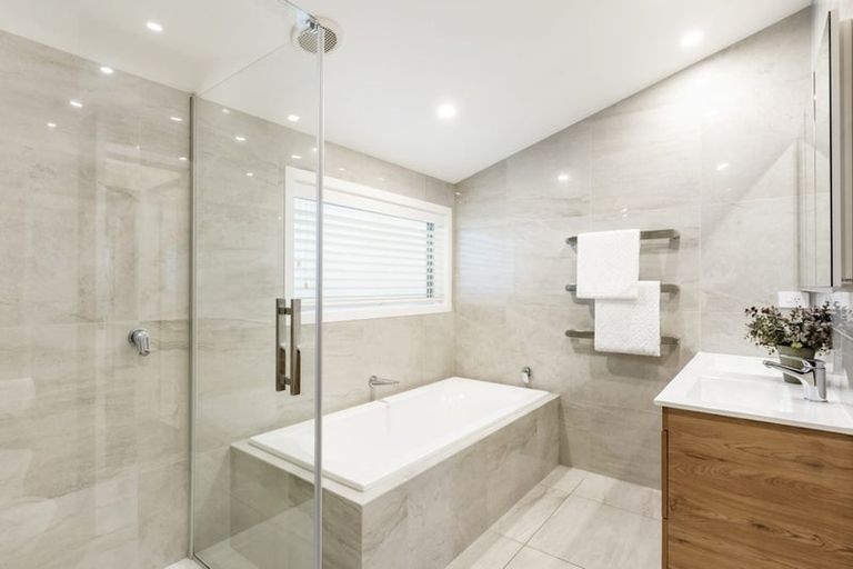 Photo of property in 39 Doment Crescent, Orewa, 0931