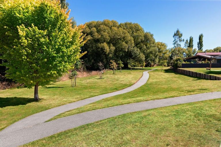 Photo of property in 27 Alice Burn Drive, Luggate, Cromwell, 9383