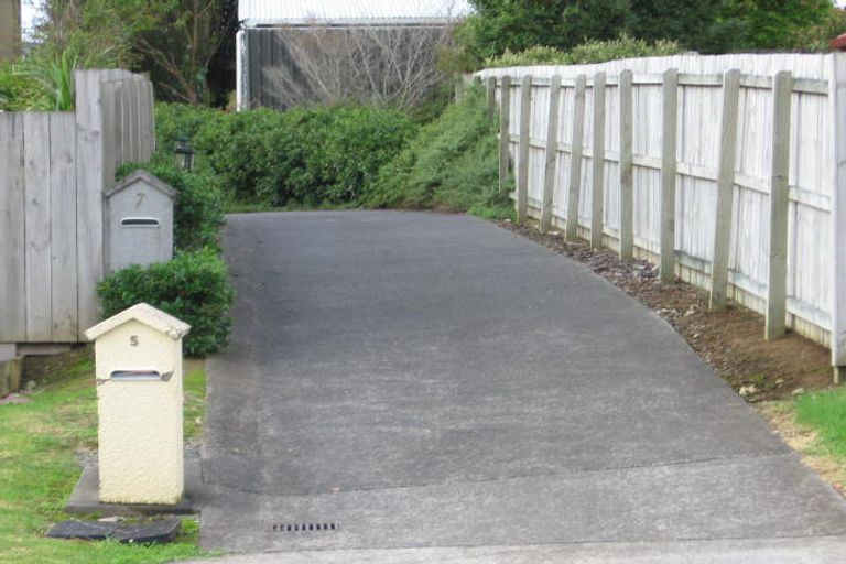 Photo of property in 5 Hercules Drive, Henderson, Auckland, 0612