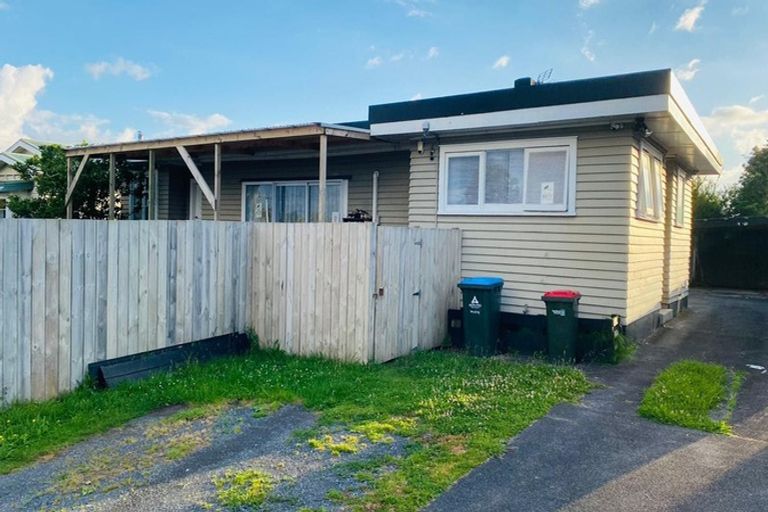 Photo of property in 305 Richardson Road, New Windsor, Auckland, 1041