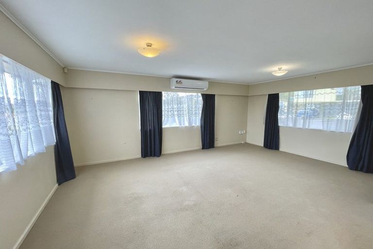 Photo of property in 2 Fairburn Grove, Johnsonville, Wellington, 6037