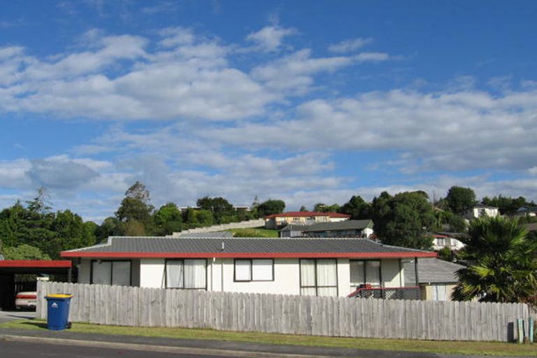 Photo of property in 18 Devonshire Road, Unsworth Heights, Auckland, 0632