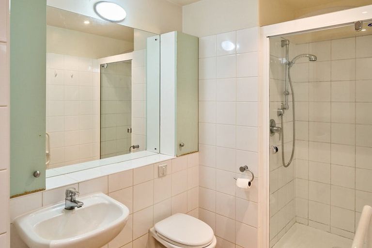 Photo of property in Kelvin House, 2g/16 The Terrace, Wellington Central, Wellington, 6011