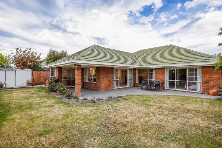 Photo of property in 23 Carmana Gardens, Rangiora, 7400