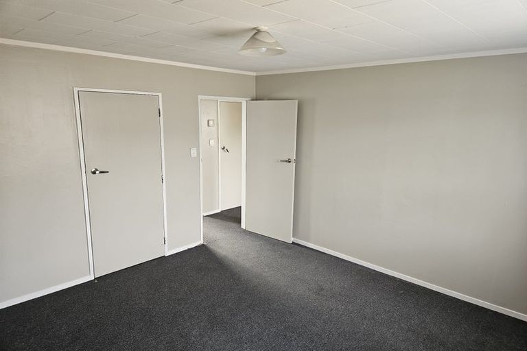 Photo of property in 1/51 Hartford Crescent, Totara Park, Upper Hutt, 5018