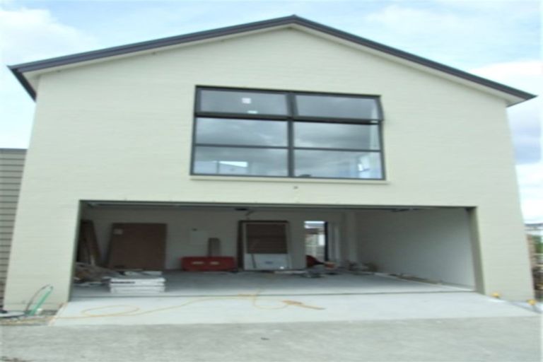 Photo of property in 2 Rere Close, Takanini, 2112
