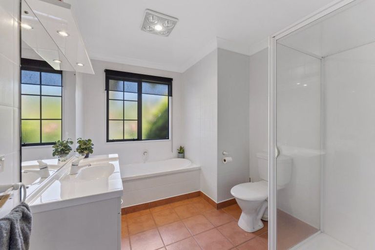 Photo of property in 10 Carlow Grove, Birchville, Upper Hutt, 5018