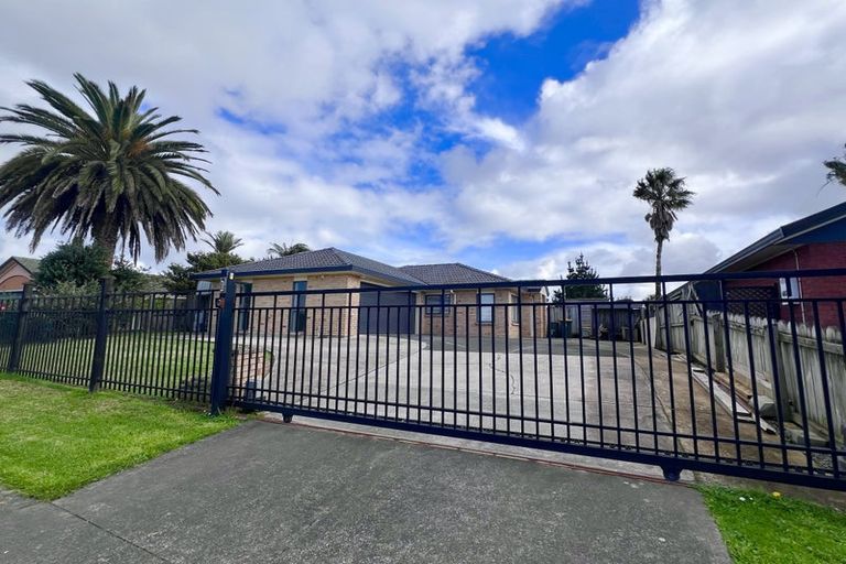 Photo of property in 33 Davington Way, Burswood, Auckland, 2013