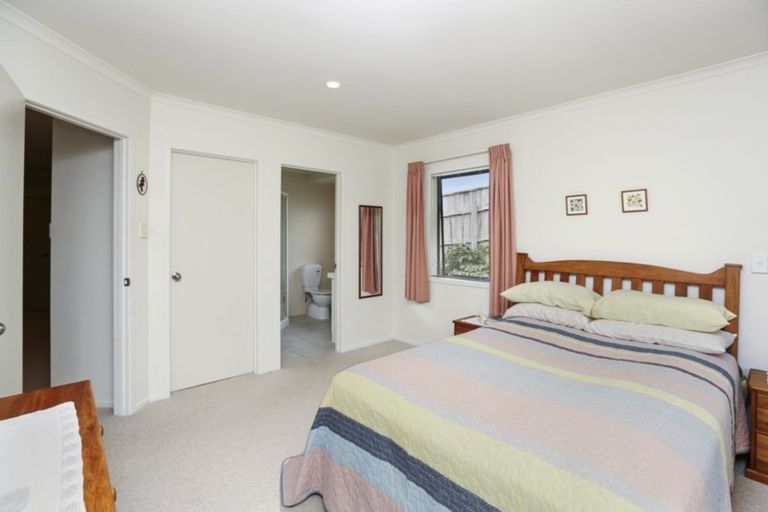 Photo of property in 10 Kororako Grove, Whalers Gate, New Plymouth, 4310