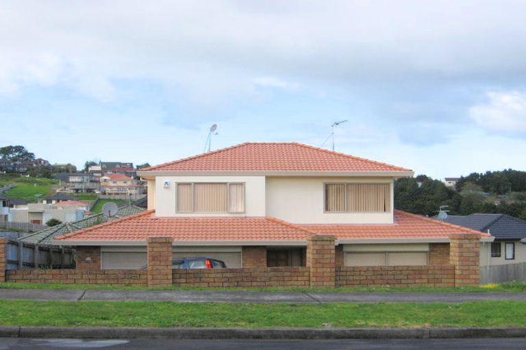 Photo of property in 72 Ransom Smyth Drive, Goodwood Heights, Auckland, 2105