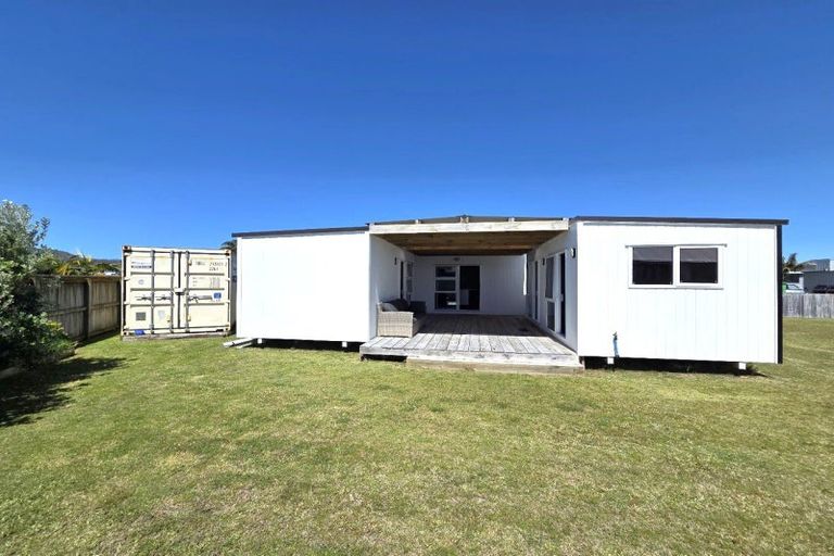 Photo of property in 105 Taupata Way, Matarangi, Whitianga, 3592