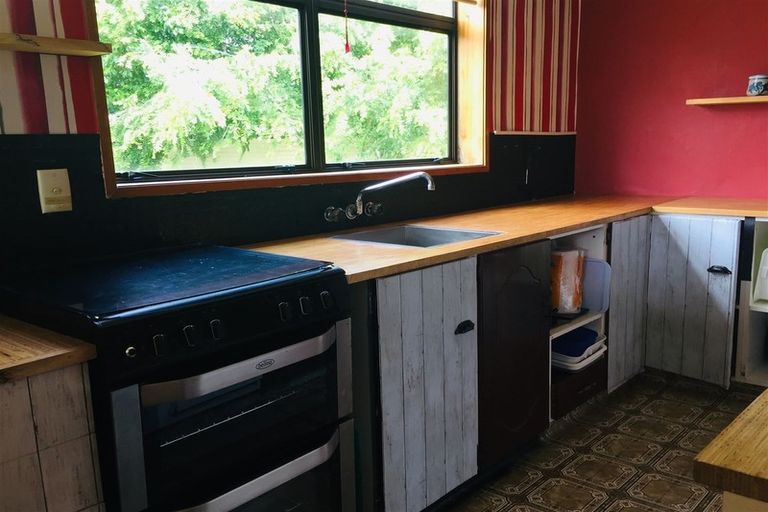 Photo of property in 10 East Road, Shannon, 4821