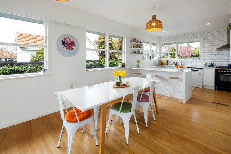 Photo of property in 139 Williams Street, Cambridge, 3434